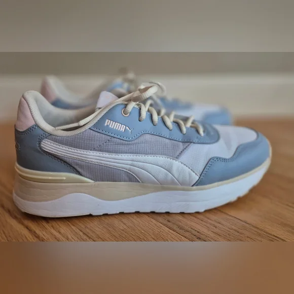 Puma Women's Size 10 Voyage R78 Blue White Pink Sneakers GUC - Picture 6 of 10